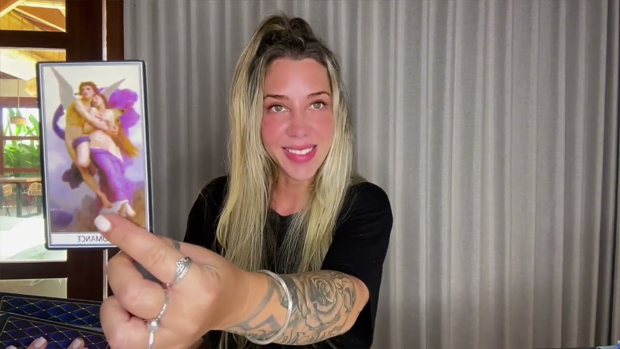 VIRGEM ♍️ Tem alguém te observando e com ciúminho. Você encanta esse alguém de varias maneiras.