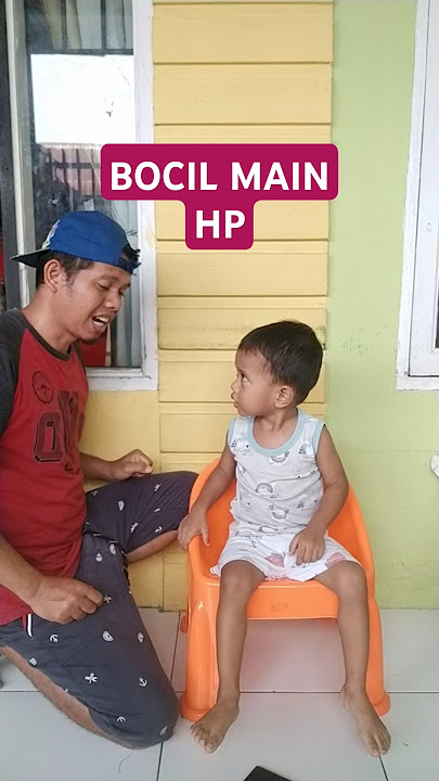 Bocil asik main HP