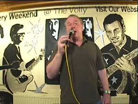 Billy Johnson singing Bunch of Thyme Volunteer Pub Southport