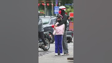 Lạnh 19 độ, người dân TPHCM đốt lửa sưởi ấm vào sáng sớm | BXD