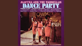 Miniatura del video "Martha Reeves & The Vandellas - Dancing In The Street"