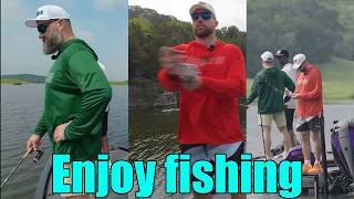 FULL VIDEO! Travis Kelce enjoys the fun of fishing with Jason and Randy Moss.