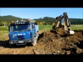 Tatra 815 E2 + Caterpillar 434E nakládání zeminy