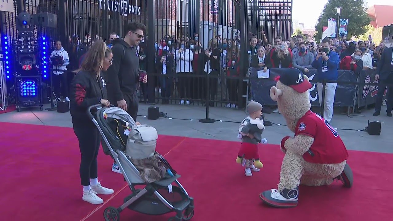 Braves mascot Blooper is devastated to part ways with Adam Duvall's son  after the star outfielder heads to Boston Red Sox