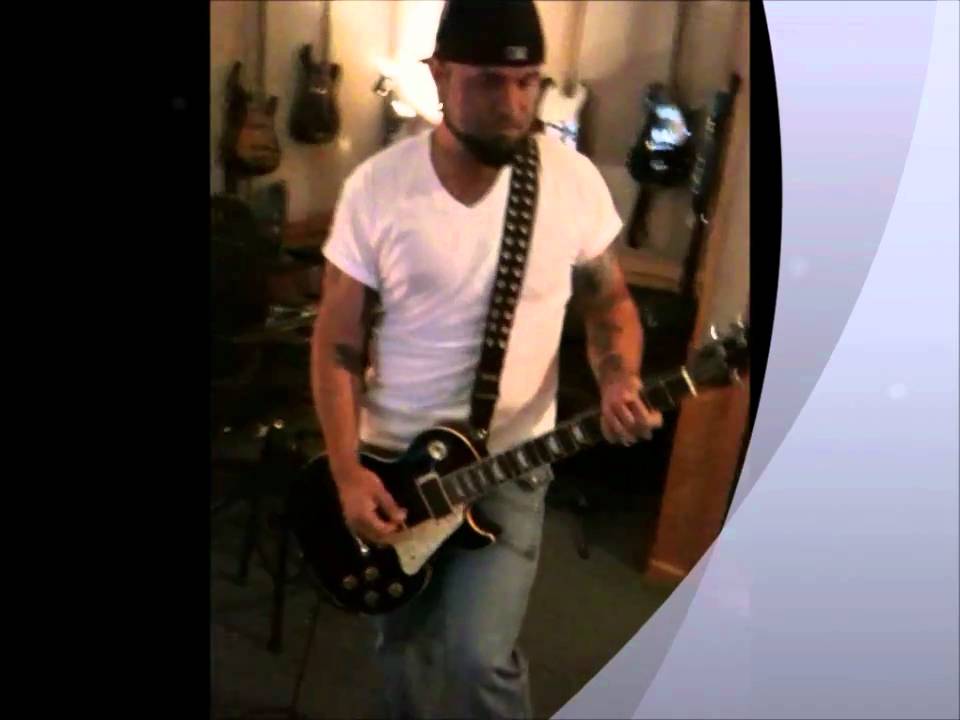 Hip Kitty - Mike Goncalves lay GTR tracks for new Album