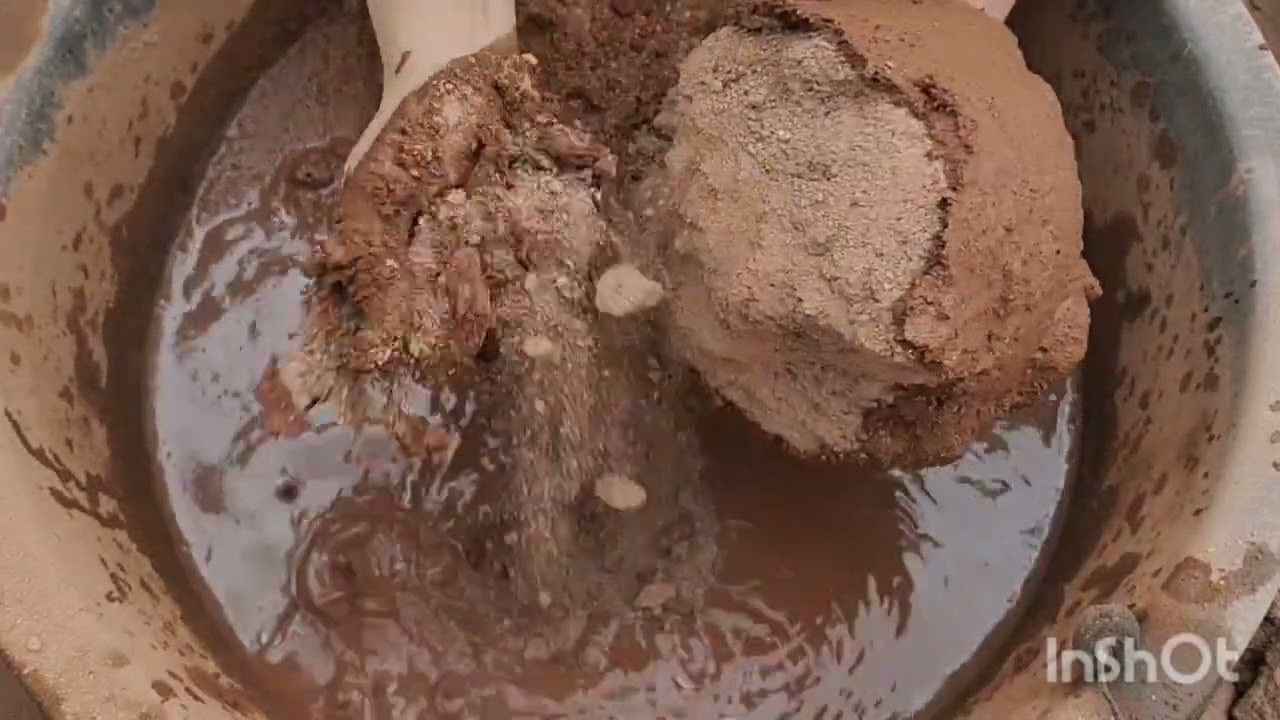 ASMR || Giant reddirt buckets 😍 crumbling and dipping in water 💦