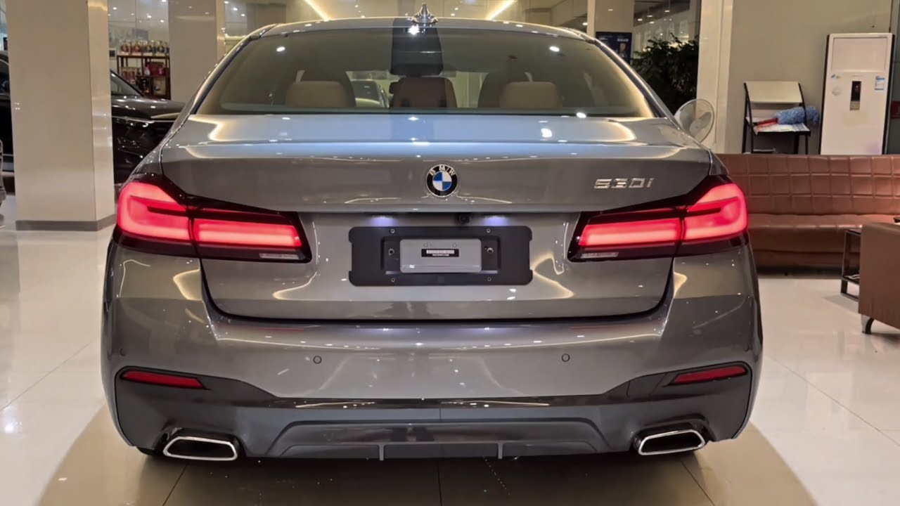 2022 BMW 5 Series 530i in-depth Walkaround - YouTube