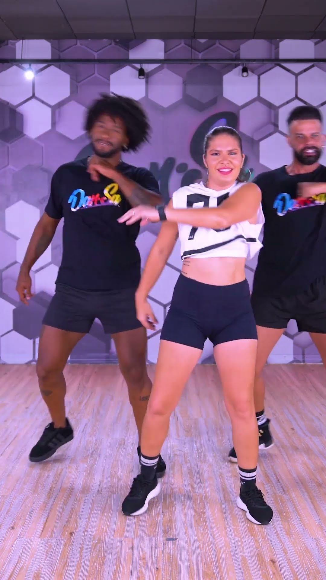 SOCO SOCO, BATE BATE - MC PL Alves, Teko Bolado, MC Pett e MK no Beat - Dan-Sa (Coreografia) #shorts