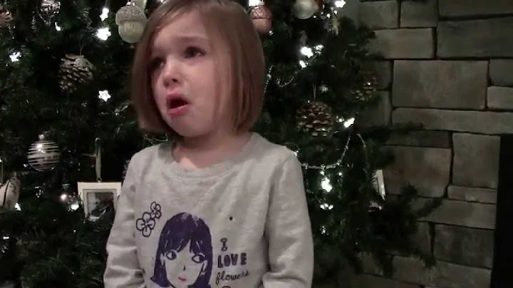 3 year old reacts to Elf on the Shelf