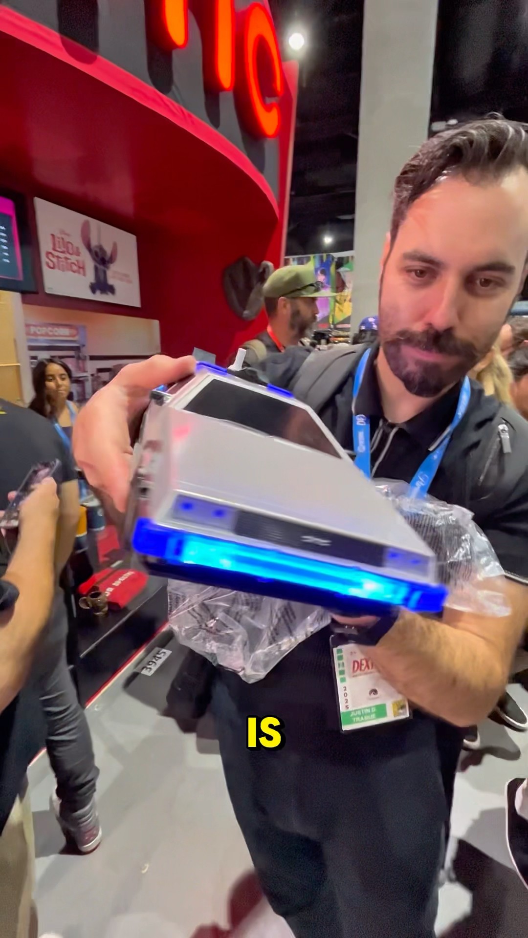 DeLorean nerd geeks out over his new BTTF popcorn bucket - YouTube