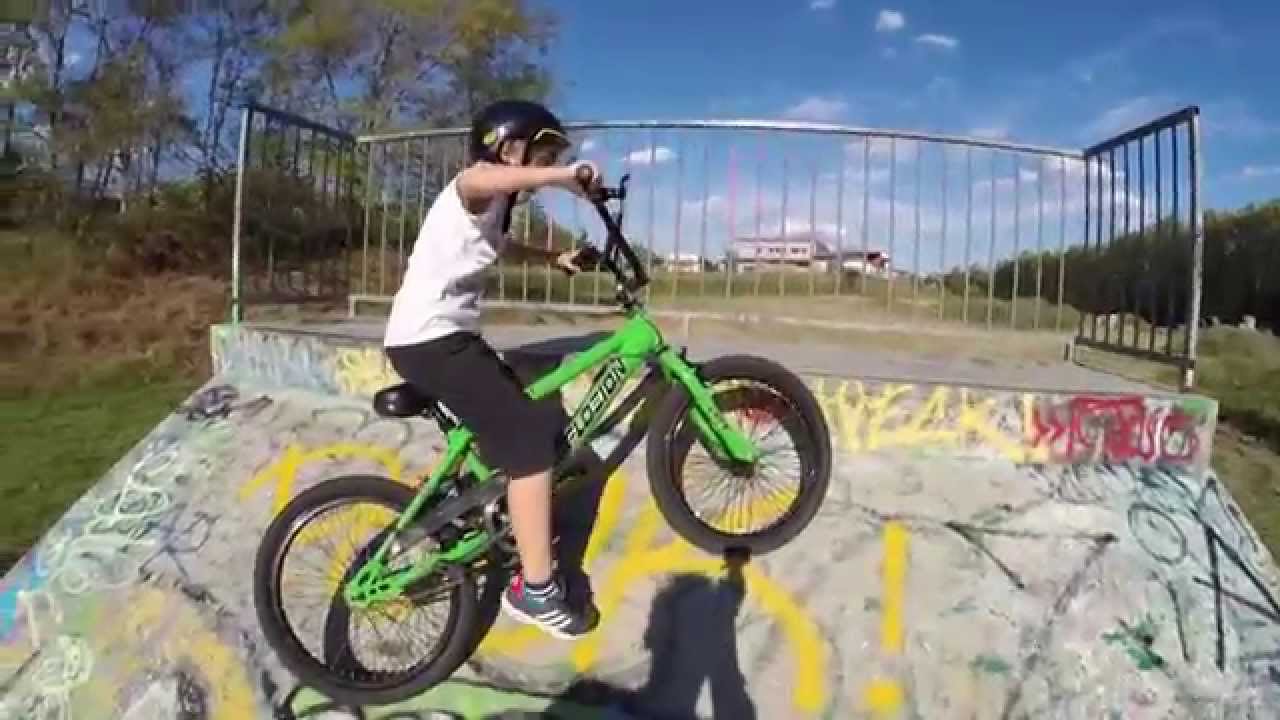 Bmx Velo Au Skate Park De L Union Jolie Chute En Velo Bmx Youtube
