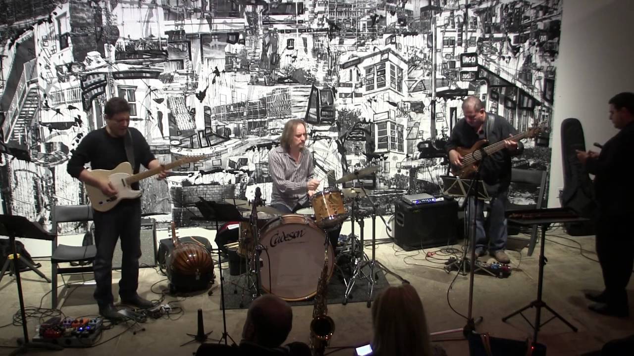 Mahlis Momjian Wabich - Tonakan 2016-04-10 Curve Line Space