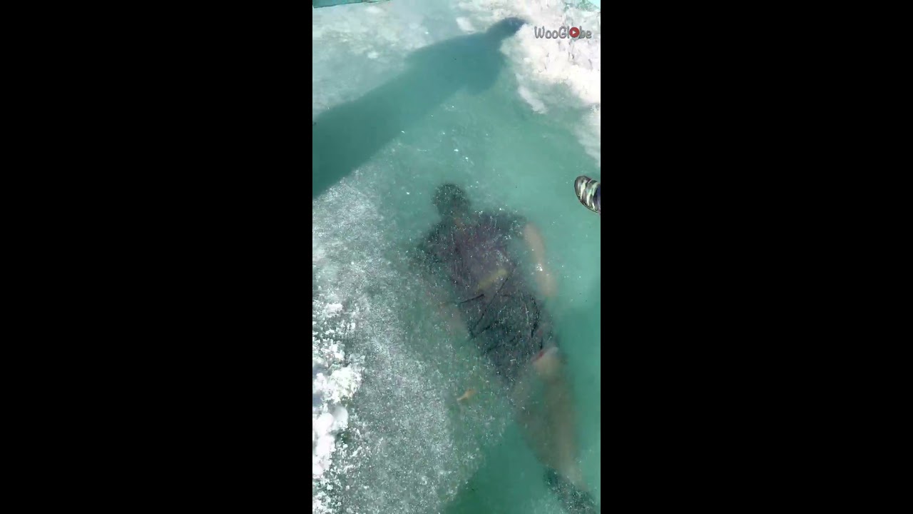 Man Swim In Extreme Cold Water WooGlobe