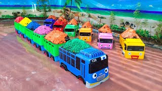 Membersihkan Mobil Truk Pasir Tayo Penuh Mobil Mobilan, Beko, Bulldozer, Truk Molen, Forklift