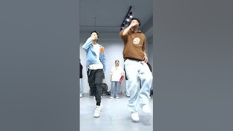Thumbnail of Kaun Nachdi 🤷🏻🤎 | Guru Randhawa | Dance Video | #dance #dancecover #bollywoodsongs #shorts