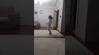 Kardeşimle Ip Atlama