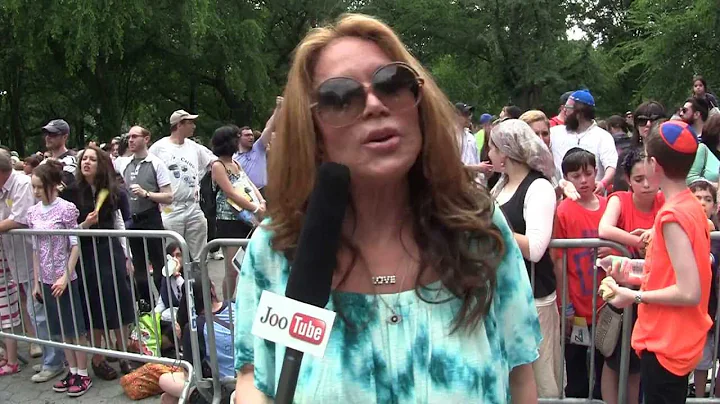 Pam Geller calls Anthony Weiner "a pig!"; Chutzpah...