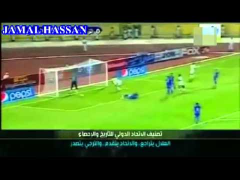 مصطفى الأغا يسخر من زميلته ويعرضها للإحراج على الهواء