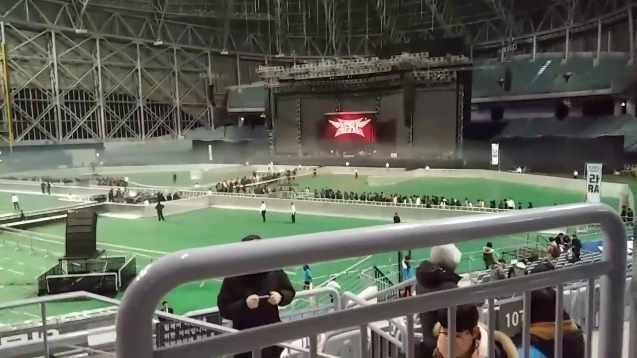 Spectators came gocheok skydome Babymetal X Metalica