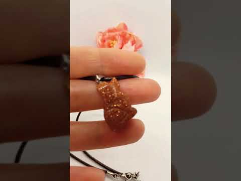 Кулон на шнурку "руда собачка" золотий пісок, видео 1