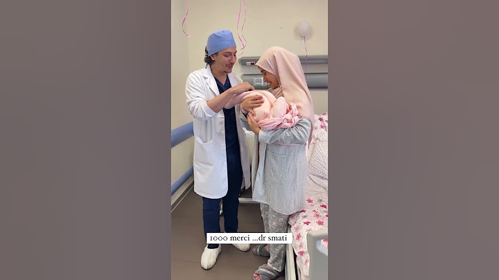 سارة رجيل تحتضن ابنتها لاول مرة ماشاء الله 😍#سارة_رجيل