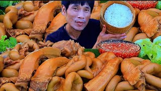 Download Lagu MUKBANG 10KG BRAISED PORK INTESTINES WITH SEAFOOD SAUCE | FRESH VEGETABLES – ABSOLUTELY DELICIOUS MP3
