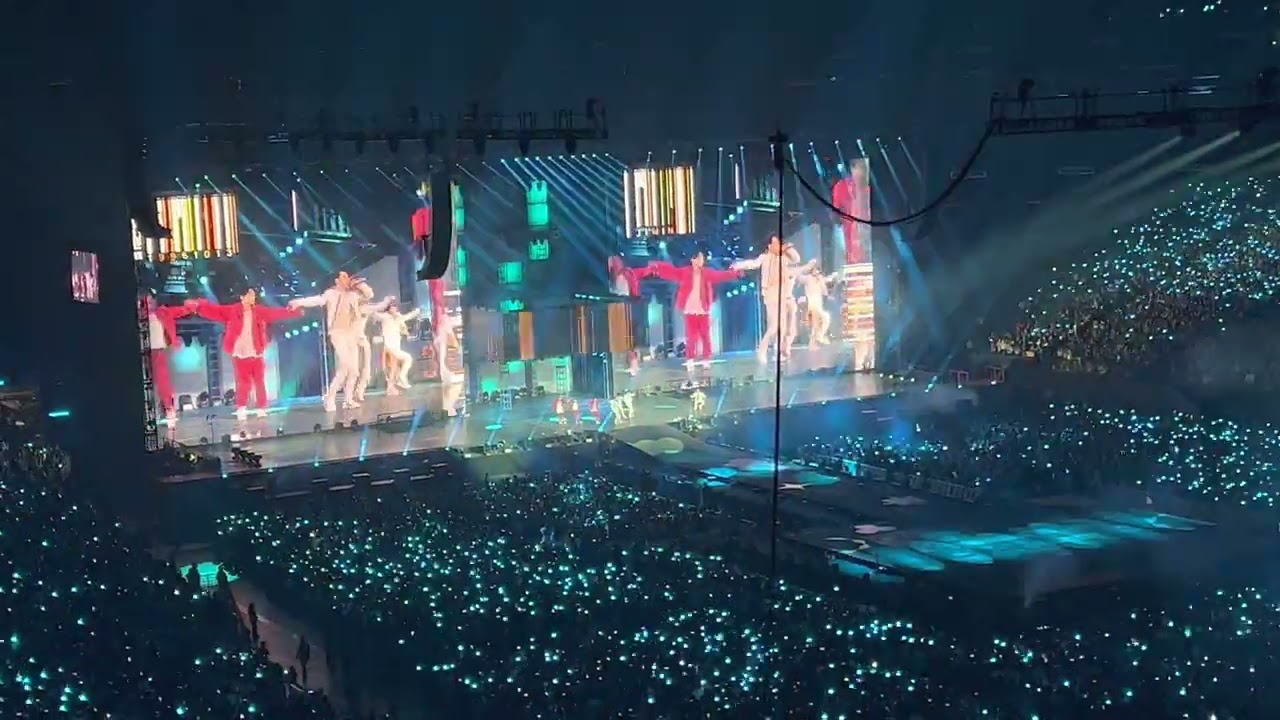220416 BTS - 'DNA' FANCAM PTD on stage Las Vegas Day 4 (4K)