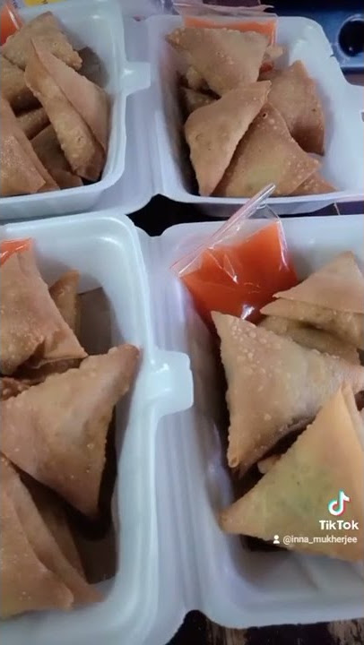 SAMOSA - MAKANAN KHAS TIMUR TENGAH / KHAS INDIA - ISI SAYUR   UDANG   AYAM - INNA MUKHERJEE