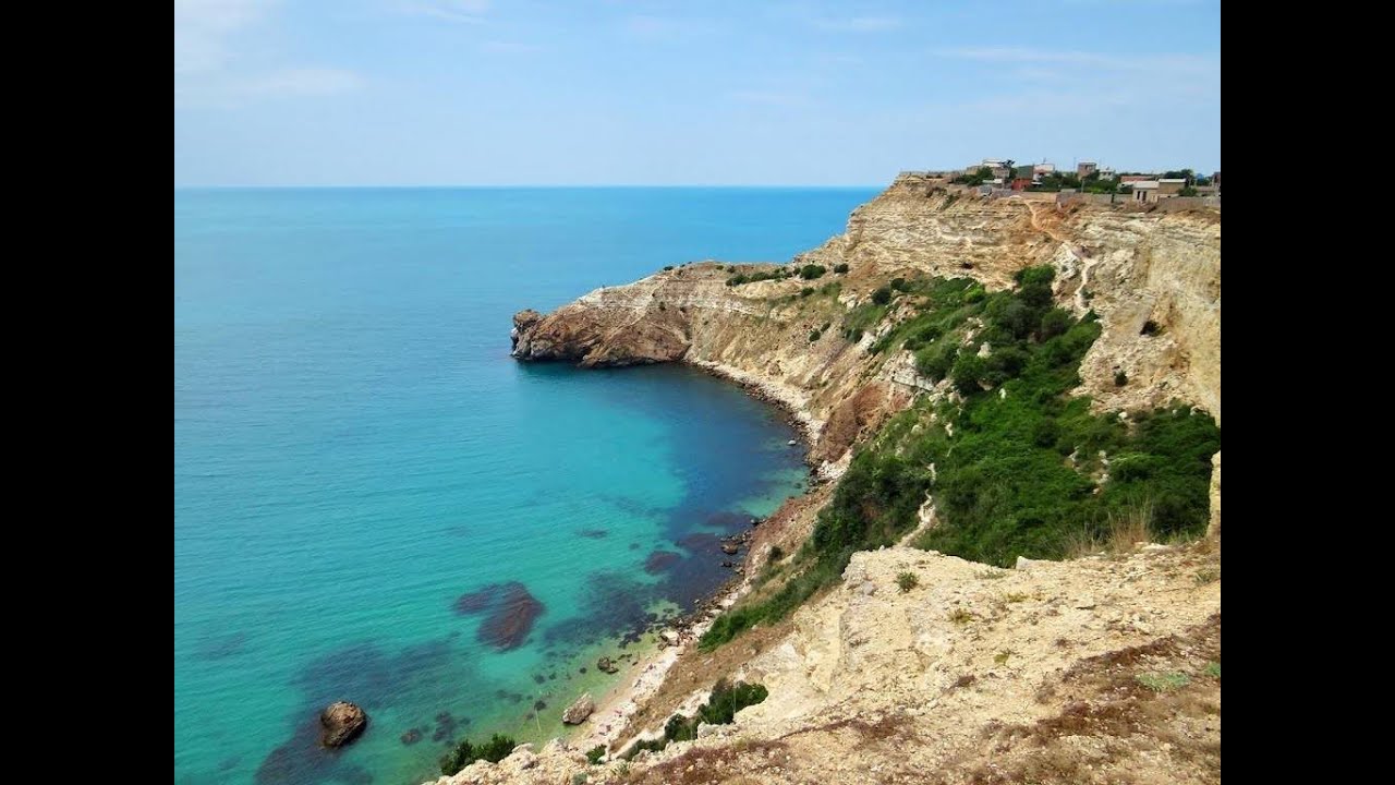 Сайт берег крыма. Крымское побережье Севастополь. В Крыме берег на Севастополе. Любимовка Крым. Крым Севастополь пляжи.