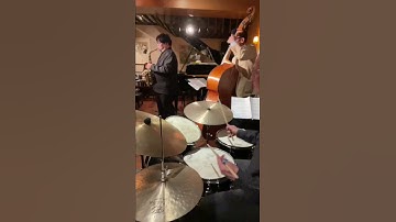 Thumbnail of FAST JAZZ DRUM SOLO #shorts #jazzdrummer #jazzdrums #jazzdrumming #drumsolo