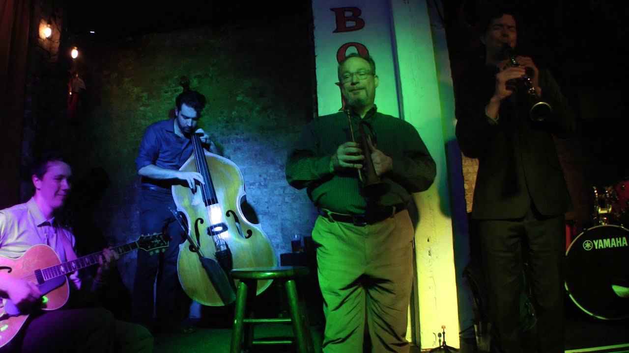 在 YouTube 上觀看「"I COVER THE WATERFRONT": JON-ERIK KELLSO, EVAN ARNTZEN, JARED ENGEL, ARNT ARNTZEN (Cafe Bohemia)」