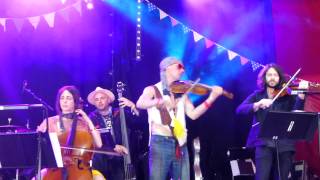 Video voorbeeld van "PENGUIN CAFE - Perpetuum Mobile - GLASTONBURY 2013"