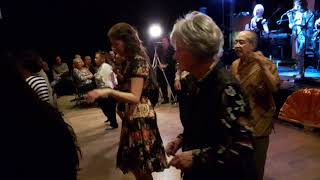 Download Lagu Ajo Dansa Senang \ MP3 Download Lagu Ajo Dansa Senang \ MP3