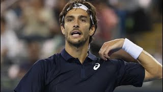 Lorenzo Musetti anuncia desistência de Wimbledon devido a problemas físicos