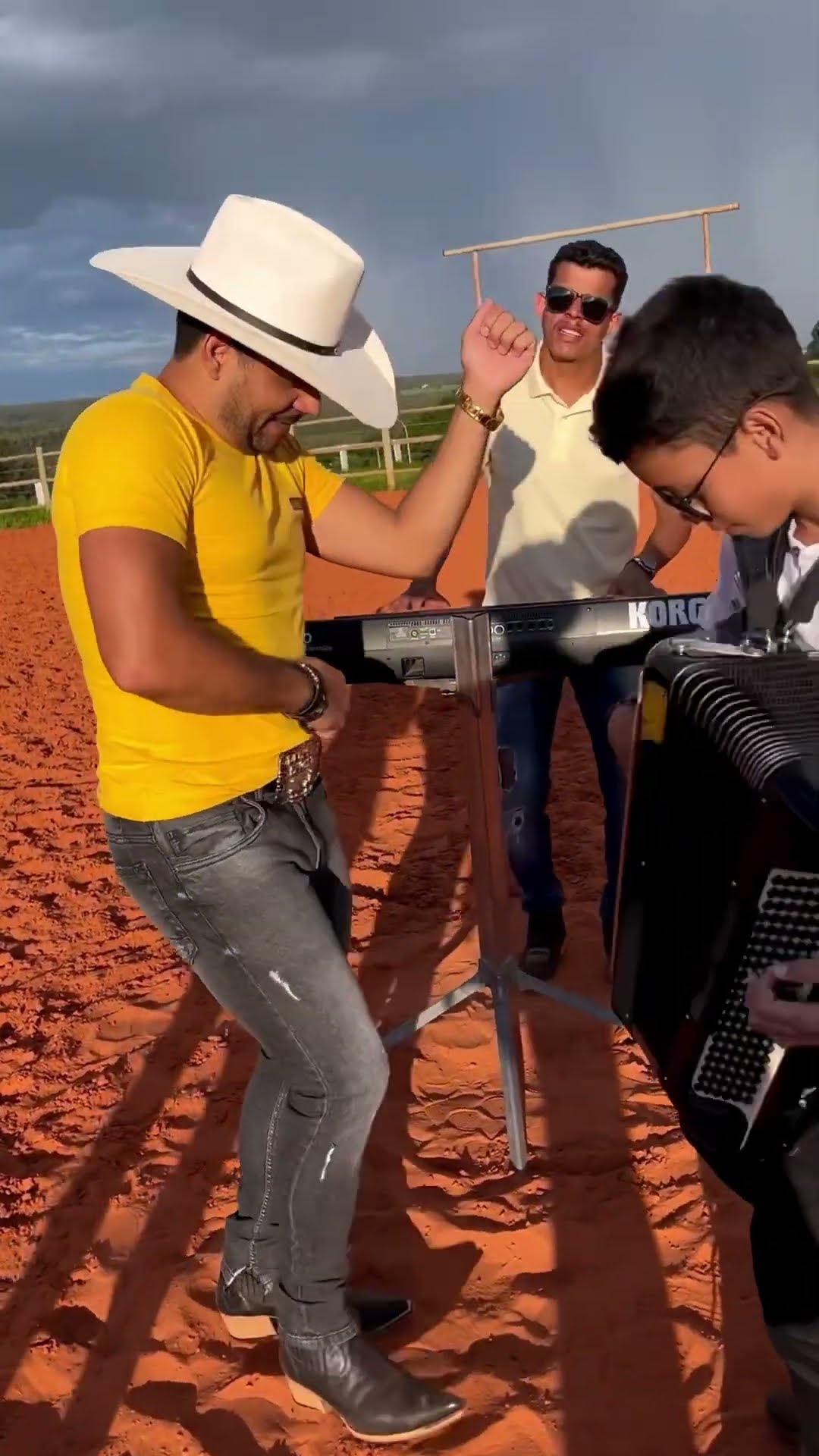 Leãozinho do forró forró do meu Goiás quem gostar comenta #boanoiteee #sertanejo #leãozinho #musica