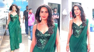 Gorgeous Mallika Sherawat At Madness Machayenge India Ko Hasayege Set As A Celebrity Guest