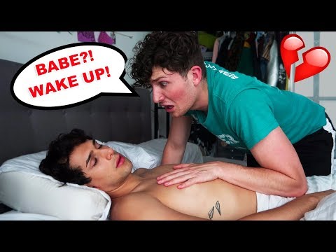 not-waking-up-prank-on-boyfriend!!-*cute-reaction*