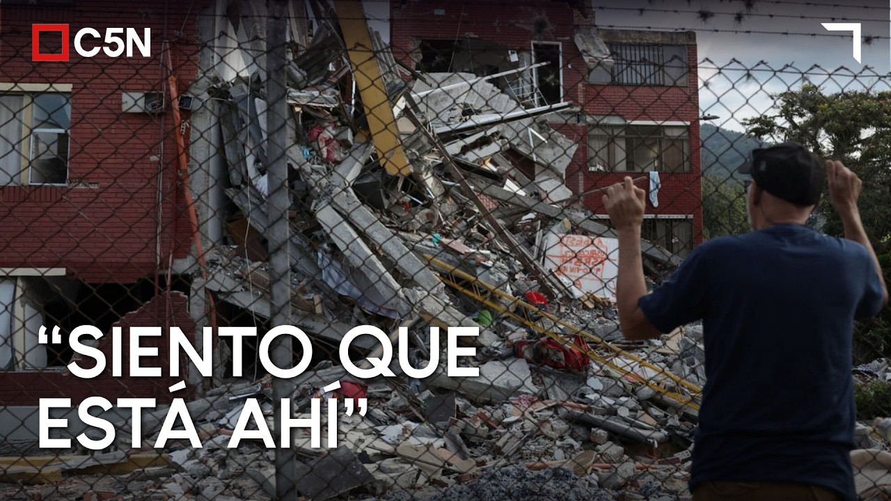 Miniatura de YouTube: DESESPERADA búsqueda de un PADRE tras el TERREMOTO en COLOMBIA