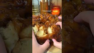 Apple pie monkey bread 🤤🍎 It can’t get any better than that! #ApplePie #EasyDesserts #EasyRecip