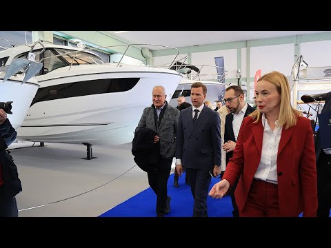 Svečano otvoren 32.