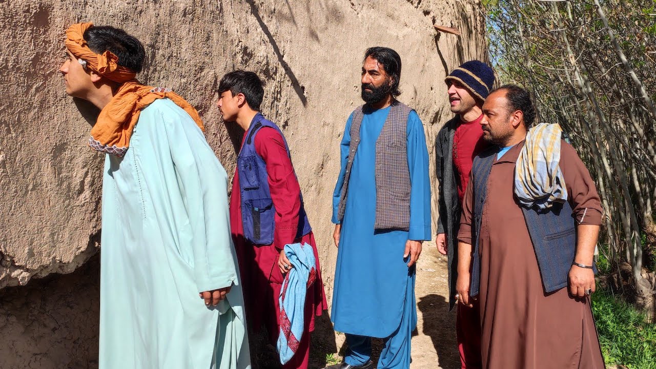 نظرگل یک هزار افغانی را به ۵۰ افغانی پول سیاه داد