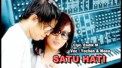 Yochen Amos Ft. Mona Latumahina - Satu Hati (Official Lyrics Video)  - Durasi: 5:19. 