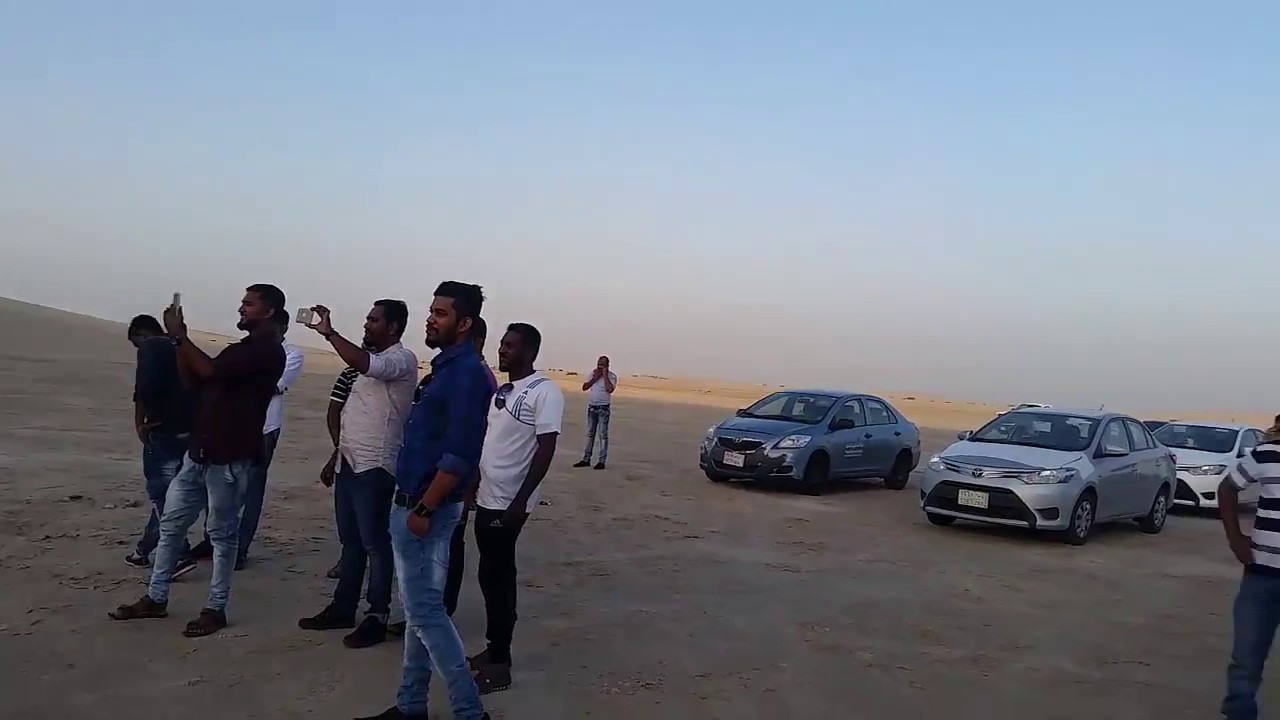 Car Driving on sand - YouTube