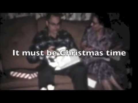 People On Vacation - It Must Be Christmas (Lyric Video)