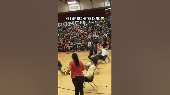 Their school pep rally had a competition of who could pop the balloons the fastest 😂 | #shorts