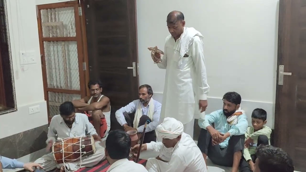 सिंगर महावीर मासी ने फिर बिना माइक के गाया 