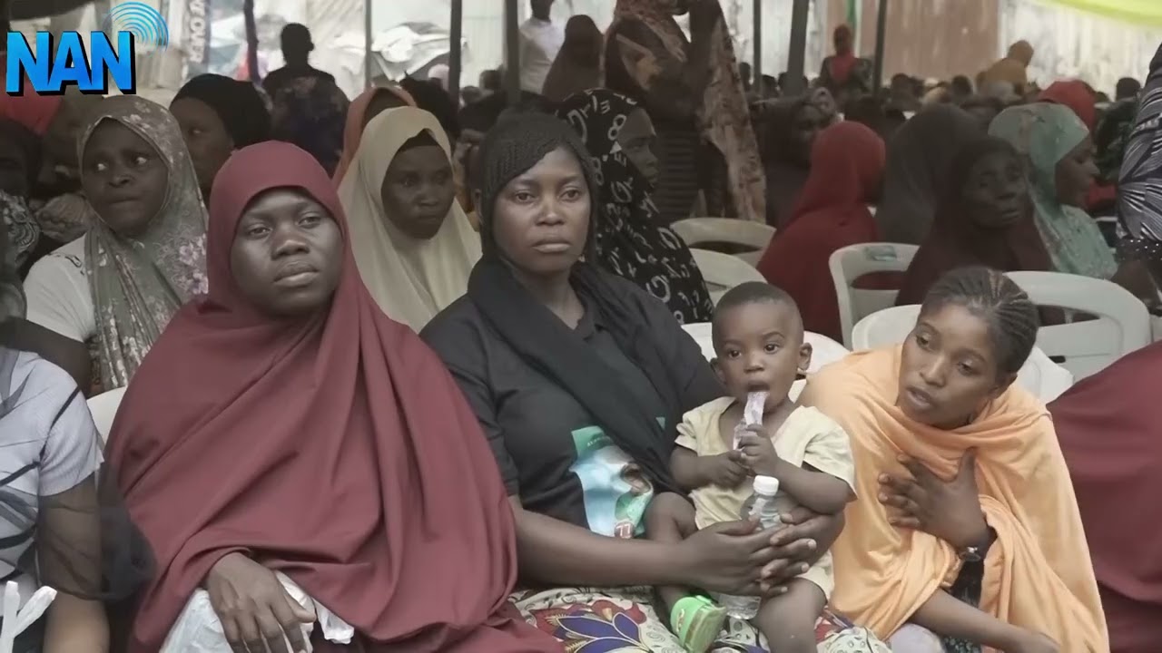 Ssonic Foundation, JDPCI donate 4,000 bags of rice to Abuja IDPs @ Easter