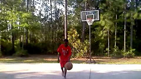 Jaree Coakley bballin in the driveway