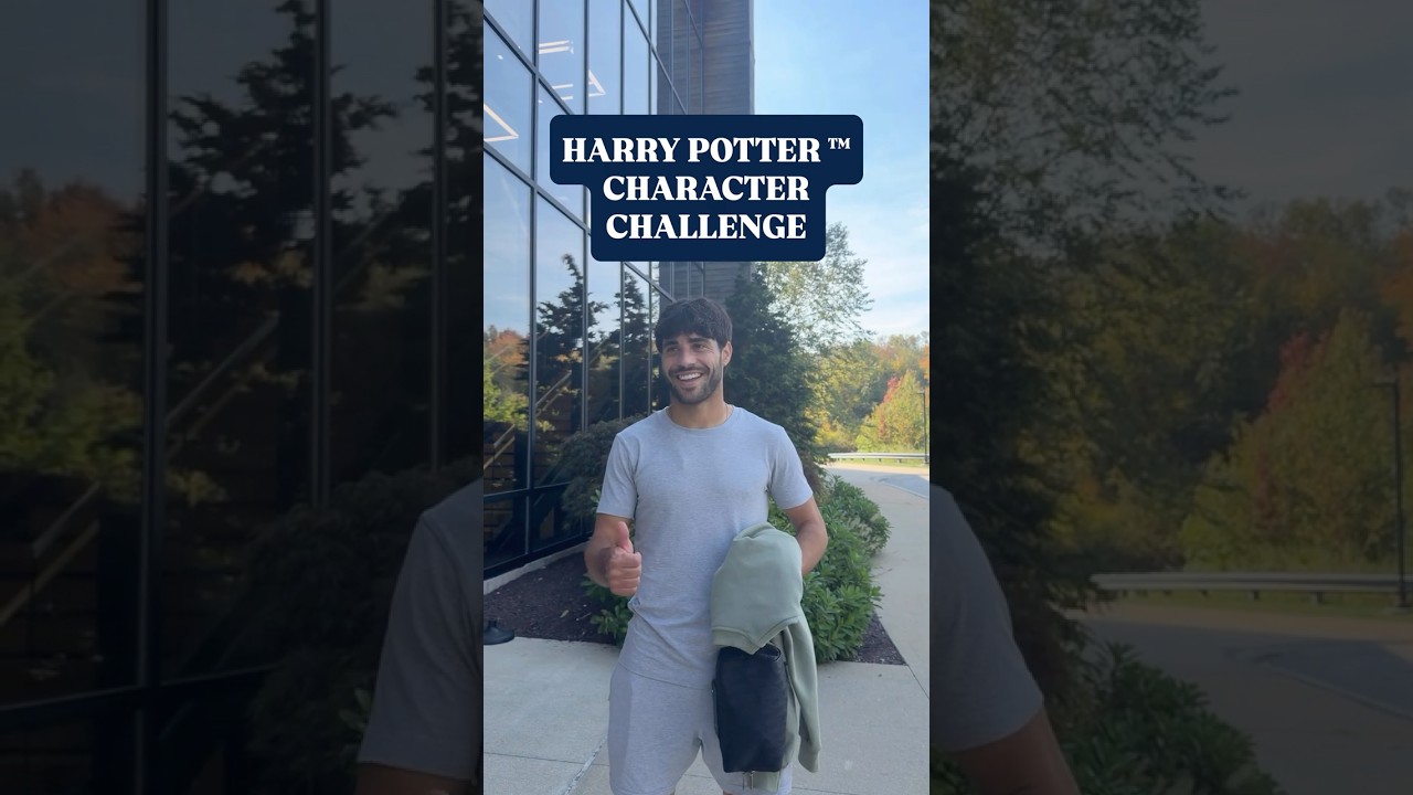 Carles takes on the challenge to name as many Harry Potter ™  characters as he can in 15 seconds