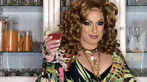 Drinks with D'Arcy: "How to make a Cosmo"